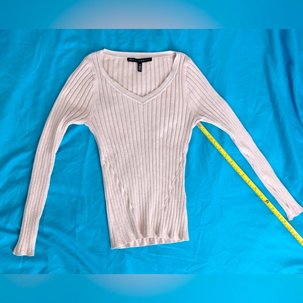 WHBM EUC soft pink with metallic accents stretchy vneck long sleeve top. - Picture 2 of 10